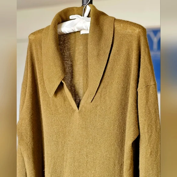 KHAITE Elsia Oversize Cashmere Polo Sweater - Picture 3 of 10